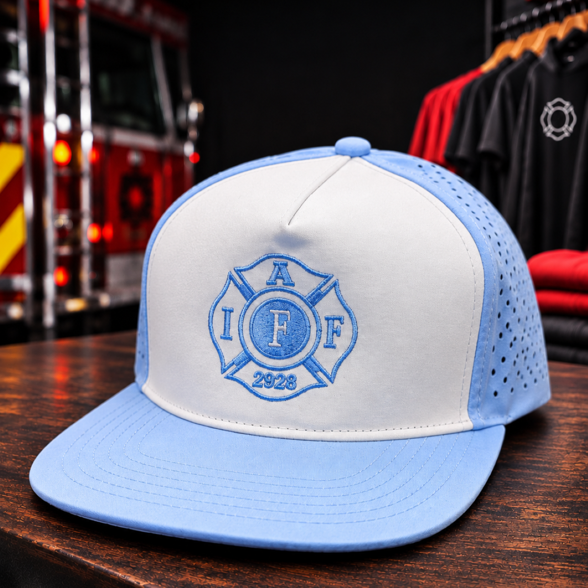 5 Panel Flat White/Blue Hat